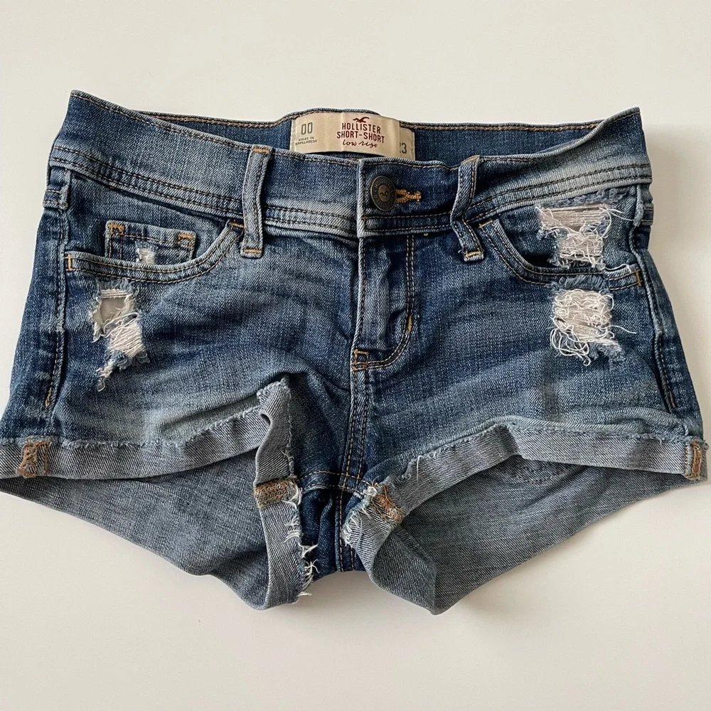 Hollister Shorts - Picture 1 of 5